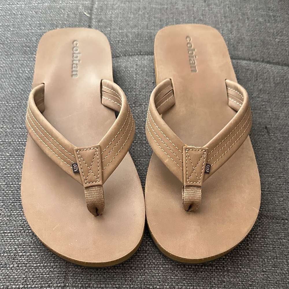 NEVER WORN Cobian Classic Beige Sandals